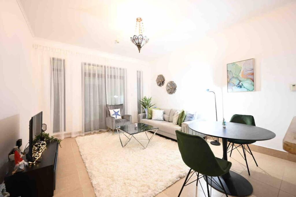 Brand New Furniture . Close To Dubai Mall. Exterior foto