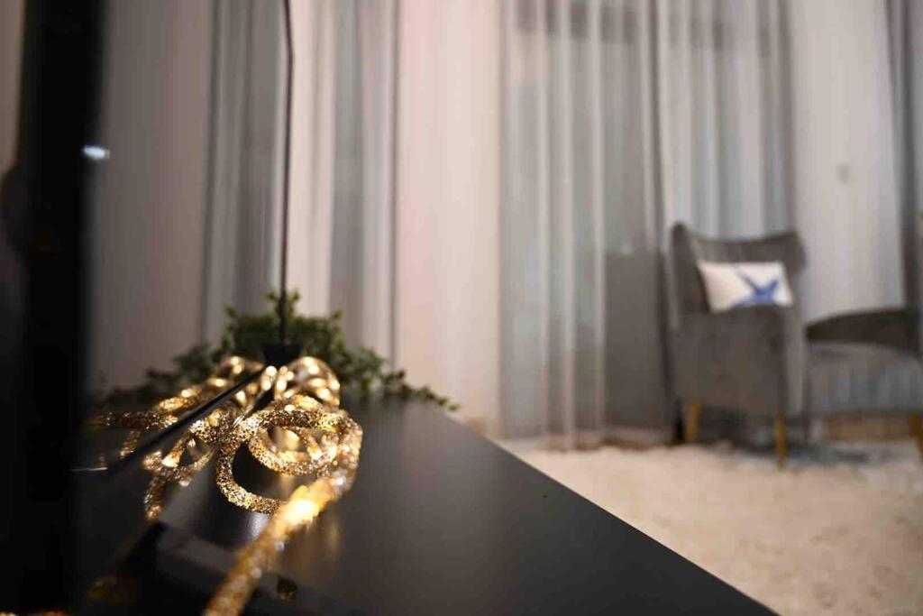 Brand New Furniture . Close To Dubai Mall. Exterior foto