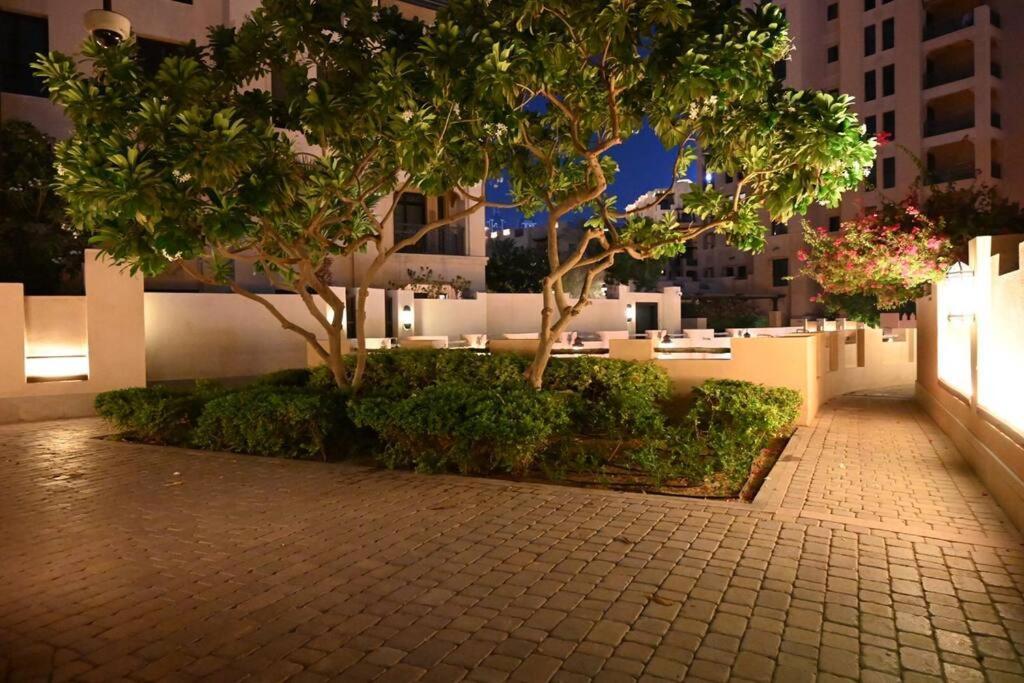 Brand New Furniture . Close To Dubai Mall. Exterior foto